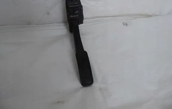 Ford Fusion II Accelerator throttle pedal DG9C9F836AB