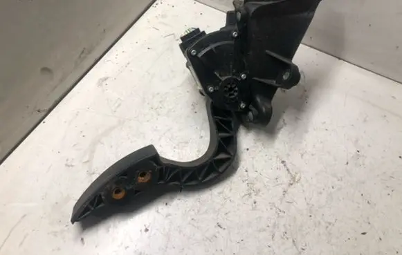 KIA Sorento Accelerator throttle pedal CCL0067A3L000