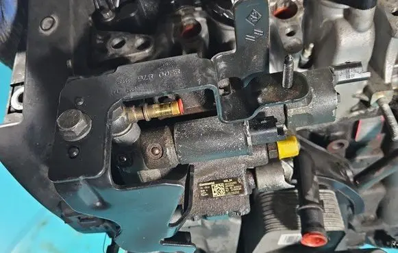 Renault Scenic III - Grand scenic III Fuel injection high pressure pump 5WS40565 IMPRK1391346