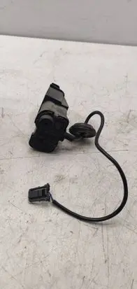 Volkswagen Jetta VI Fuel tank cap lock 5C6810773B