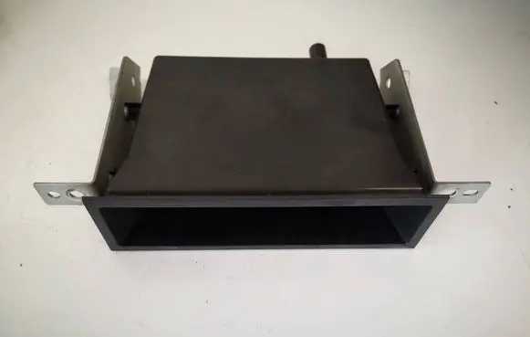 Nissan X-Trail T30 Glove box 684753f00 6847501u10