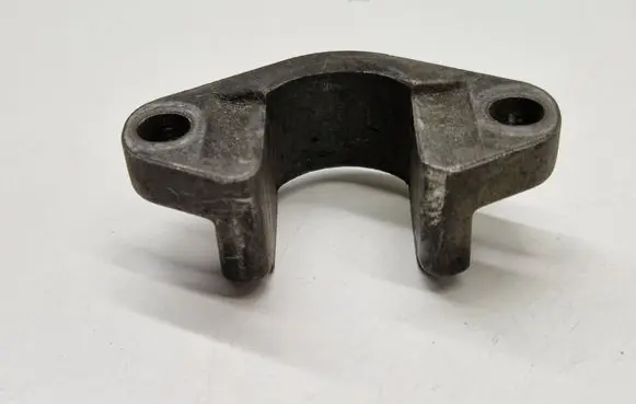 BMW 5 E39 Fuel Injector clamp holder 