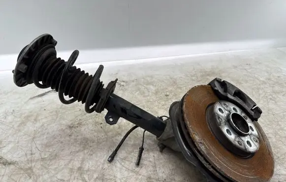 Mini One - Cooper F56 F55 Front wheel hub spindle knuckle 6899542