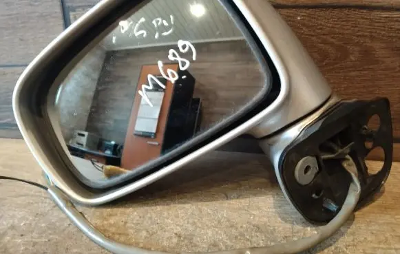 Suzuki Liana Front door electric wing mirror