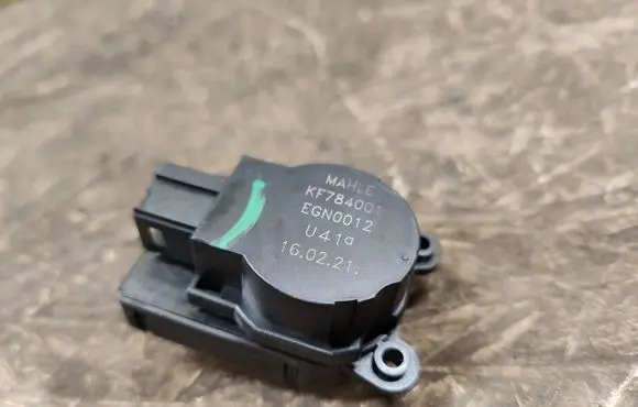 Opel Mokka B A/C air flow flap actuator/motor 410474283 KF784001