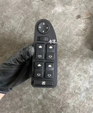 BMW 5 E39 Electric window control switch 61318368986 110187 03725075