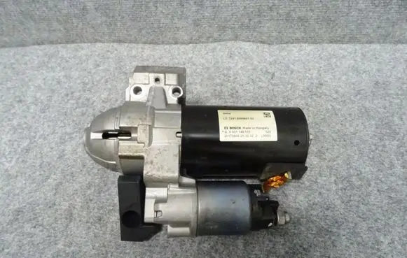 BMW 5 G30 G31 Starter motor 8589891