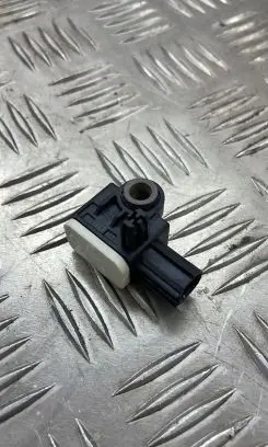 Volvo S60 Airbag deployment crash/impact sensor 31334336