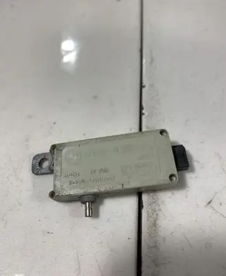 BMW 5 E39 Antenna control unit 65268368886
