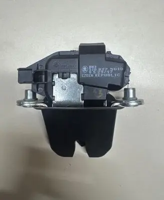 Skoda Fabia Mk3 (NJ) Tailgate/trunk/boot lock/catch/latch 5J0827501D