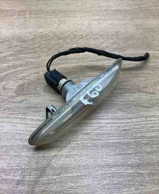 BMW 5 E60 E61 Front fender indicator light 7165742