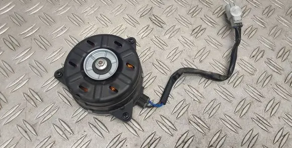 Toyota RAV 4 (XA40) Electric radiator cooling fan 1636326030