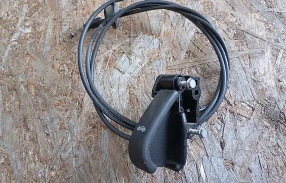 Engine bonnet/hood lock release cable