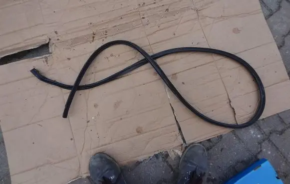 Citroen C3 Sunroof sealing rubber 