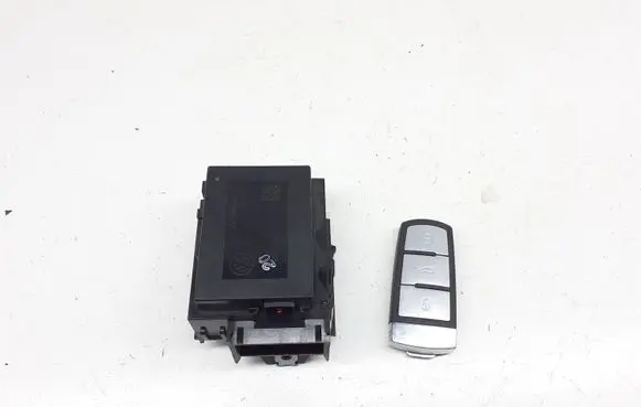 Volkswagen PASSAT B6 Ignition lock 3C0905843Q 33303301