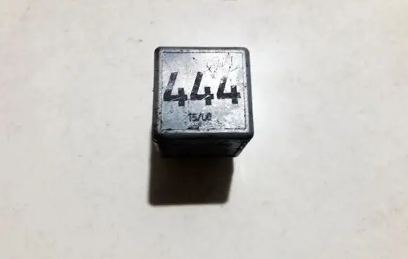 Volkswagen Golf IV Other relay 1j0927841 v23134-a52-x400