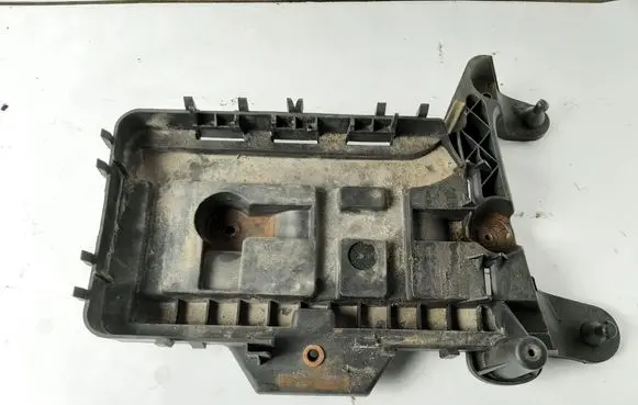 Battery box tray