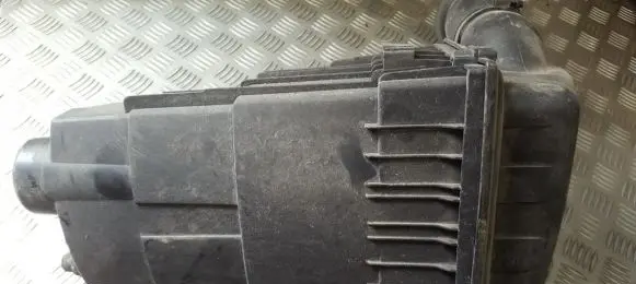Peugeot 206 Air filter box 9634107180