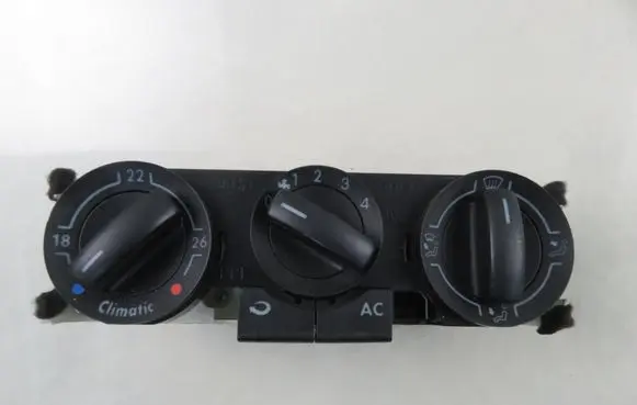 Volkswagen Fox Interior fan control switch 6Q0820045G