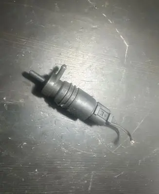 BMW X5 E53 Windscreen/windshield washer pump
