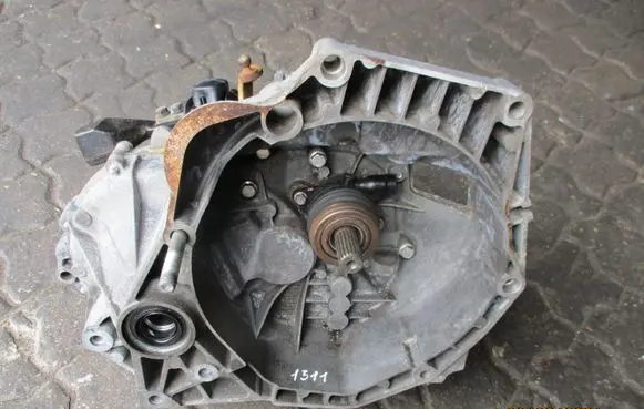 Manual 5 speed gearbox