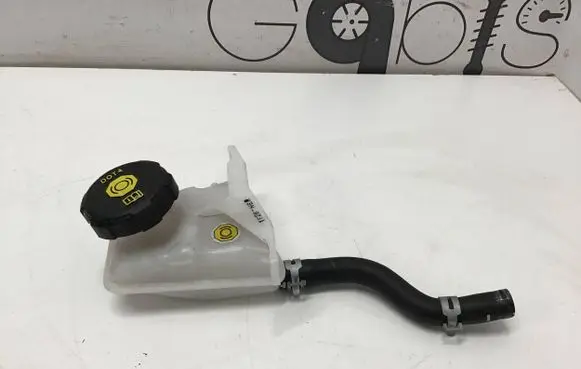 Brake fluid reservoir