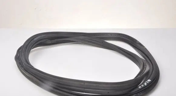 Maserati Ghibli Seal rubber (tailgate) 
