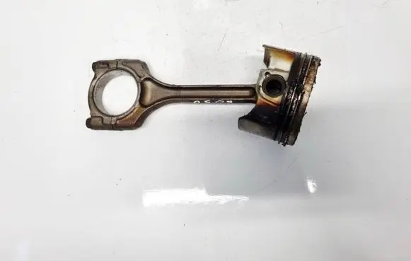 Honda CR-V Piston with connecting rod