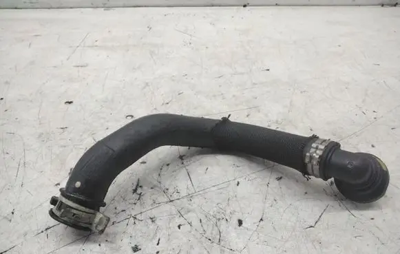 Ford Mondeo MK IV Engine coolant pipe/hose
