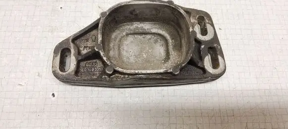 Volkswagen PASSAT B5.5 Other engine bay part 8E0199335M