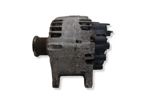 Dacia Sandero II Generator/alternator 231007562R 2607401C 313045208