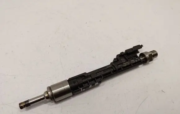 BMW 5 F10 F11 Fuel injector 13647639994