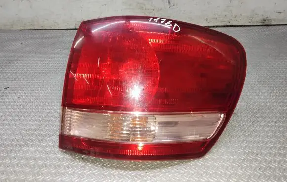 Toyota Avensis Verso Rear/tail lights