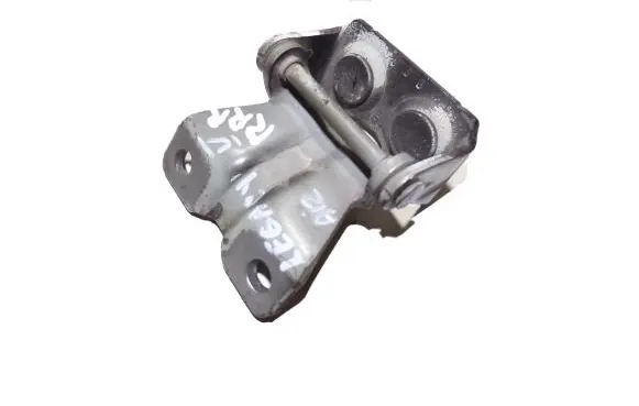 Subaru Legacy Tailgate/trunk/boot hinge