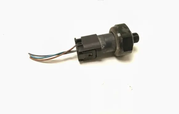 BMW 5 F10 F11 Air conditioning (A/C) pressure sensor 