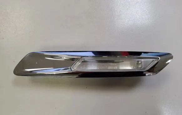 BMW 5 F10 F11 Front fender indicator light 63137154168
