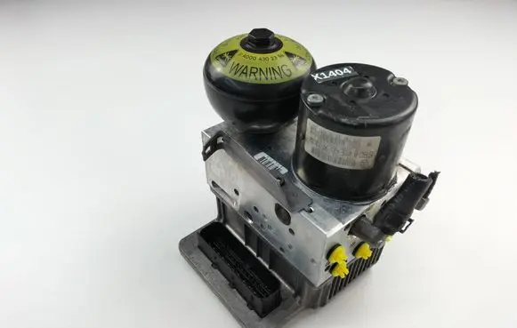 Mercedes-Benz E W211 ABS Pump A0054319712 0265250111 0265960035