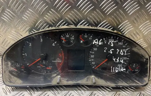 Audi A6 S6 C5 4B Speedometer (instrument cluster) 110308890016