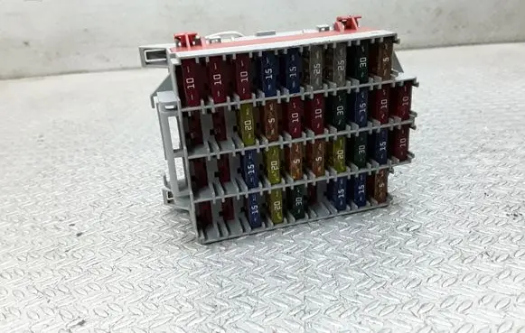 Volvo V70 Fuse module 9162439