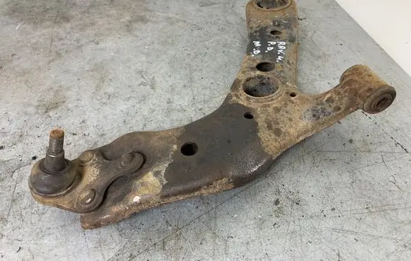 Toyota RAV 4 (XA30) Front lower control arm/wishbone