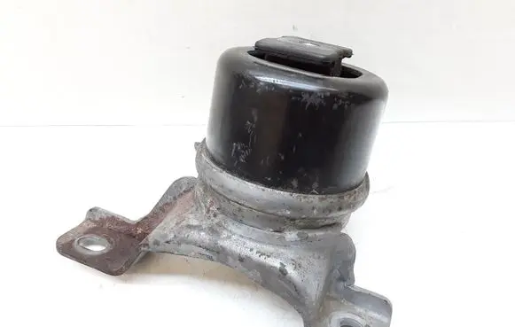 Volvo V70 Engine mount bracket 30636633