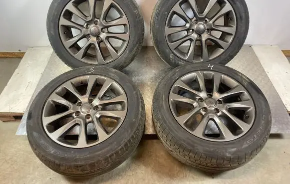 Jeep Grand Cherokee R20 alloy rim 