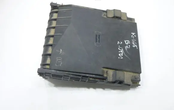 Volkswagen PASSAT B7 Fuse box cover 1K0937132F 17180061