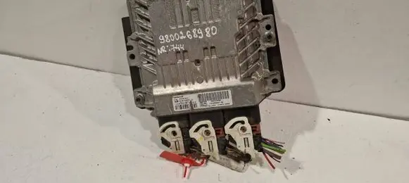 Peugeot 208 Engine control unit/module S180123008A 9800268980