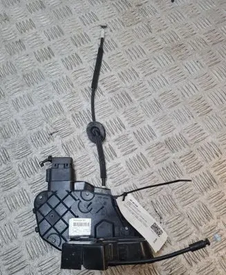 Land Rover Discovery 3 - LR3 Rear door lock FQM000157
