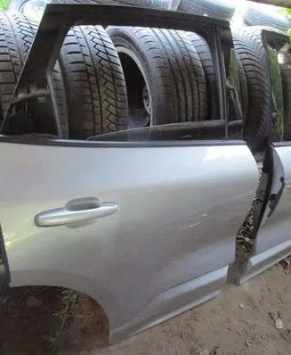 Ford Kuga III Rear door