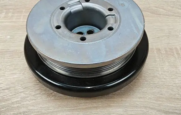 BMW 8 G16 Crankshaft pulley 8650741