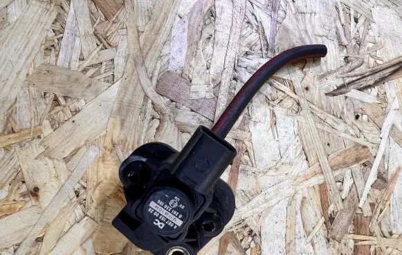 Mercedes-Benz C W204 Air pressure sensor A0071530028 1211263D04 0261230196