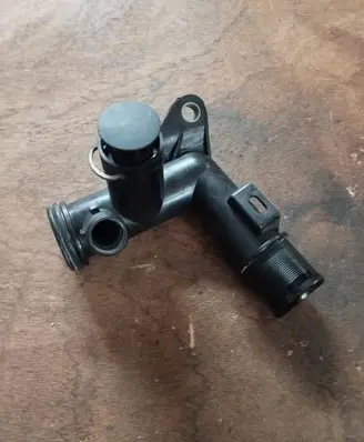 Peugeot 3008 I Engine coolant pipe/hose 9684589080