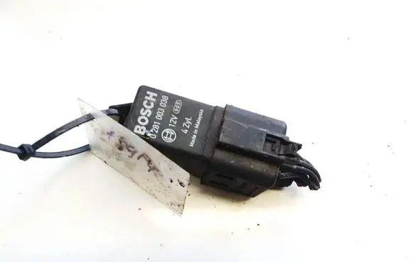 Skoda Superb B5 (3U) Glow plug pre-heat relay 0281003038 038907281d